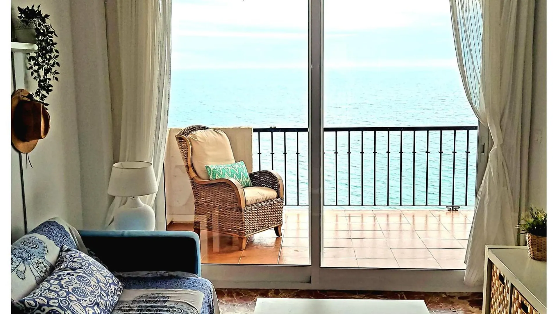 푸엔히롤라 Balcon Sobre El Mar 아파트